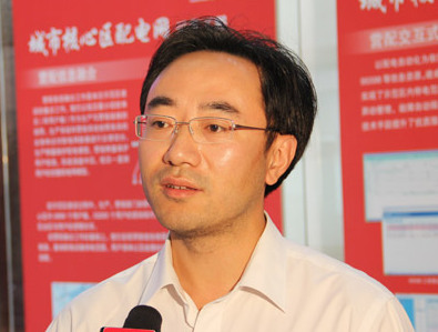 天津城南供電分公司運(yùn)維檢修部副主任周仁接受人民網(wǎng)天津視窗采訪。（攝影：崔新耀）
