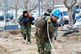 頂風(fēng)冒雪，完成市中心地下變電站電纜敷設(shè)