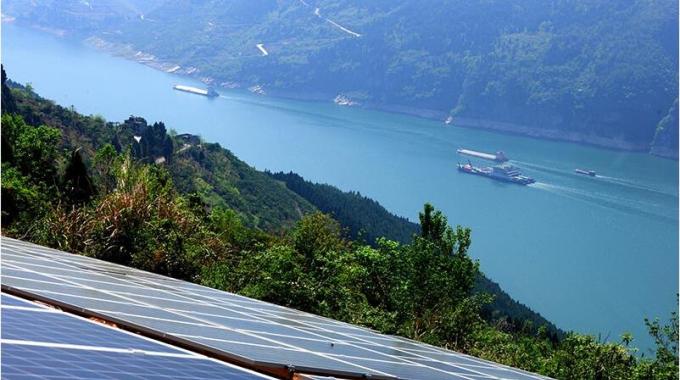 “國網陽光扶貧行動”巴東首批40個村級光伏發(fā)電站建成投運