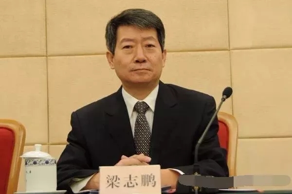 1月24日國(guó)家能源局召開(kāi)新聞發(fā)布會(huì)，發(fā)布2017年度新能源并網(wǎng)運(yùn)行情況、能源監(jiān)管投訴舉報(bào)處理情況，介紹解讀清潔取暖規(guī)劃等政策