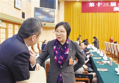 開展河長(zhǎng)制立法 進(jìn)一步推動(dòng)水污染防治 ——專訪全國(guó)人大代表、浙江省環(huán)保廳廳長(zhǎng)方敏