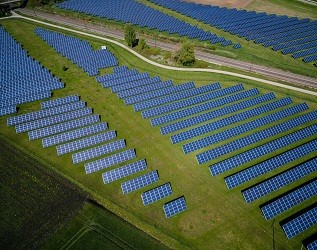 青?！澳孟隆憋L(fēng)水光互補發(fā)電全球第一
