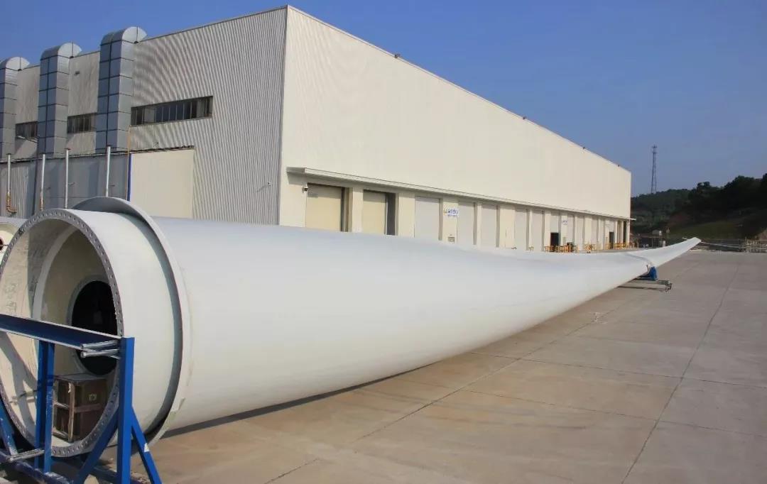 72米長、LCOE最低！國內(nèi)首款海陸兩用風(fēng)電葉片成功下線