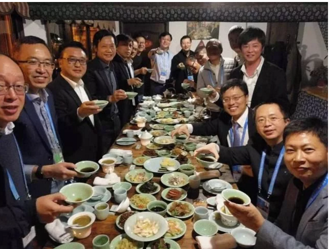 互聯(lián)網(wǎng)大佬的頂級(jí)飯局都吃啥？網(wǎng)友：看到了生態(tài)農(nóng)業(yè)的明天！