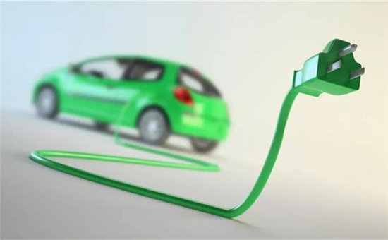 電動車市半年考：“占號車”成為棄子，插混風(fēng)頭正勁
